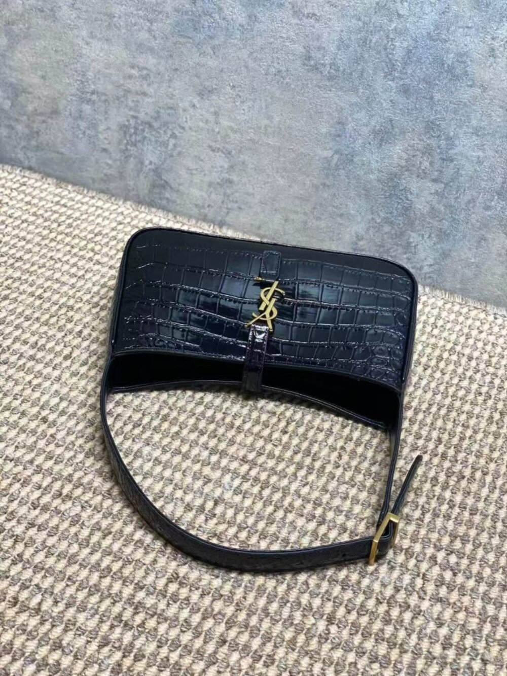 YSL Croc Embossed Leather Shoulder Bag | Black & Gold Classic Hobo Bag - Picture 4 of 8